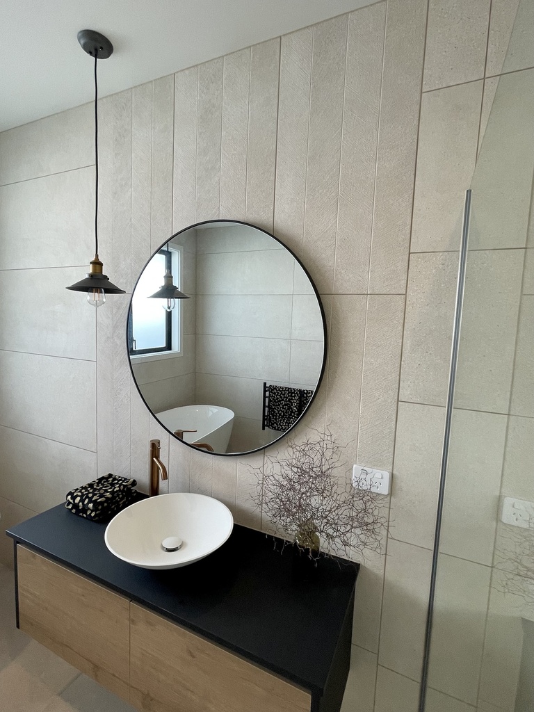 100214820 - Spiga - Bottega Caliza 450x1200 - Bathroom - Rich Rise 4.jpg