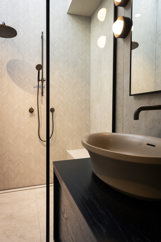 MT1658 - Design Builders Showhome - HDR - Bathroom 6.jpg