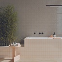 WOW019 Yoko Daisy Gloss 62x125 - bathroom 1.jpg