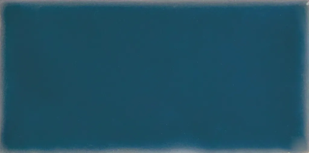 WOW028 Yoko Marine Gloss 62x125 - swatch 2.webp