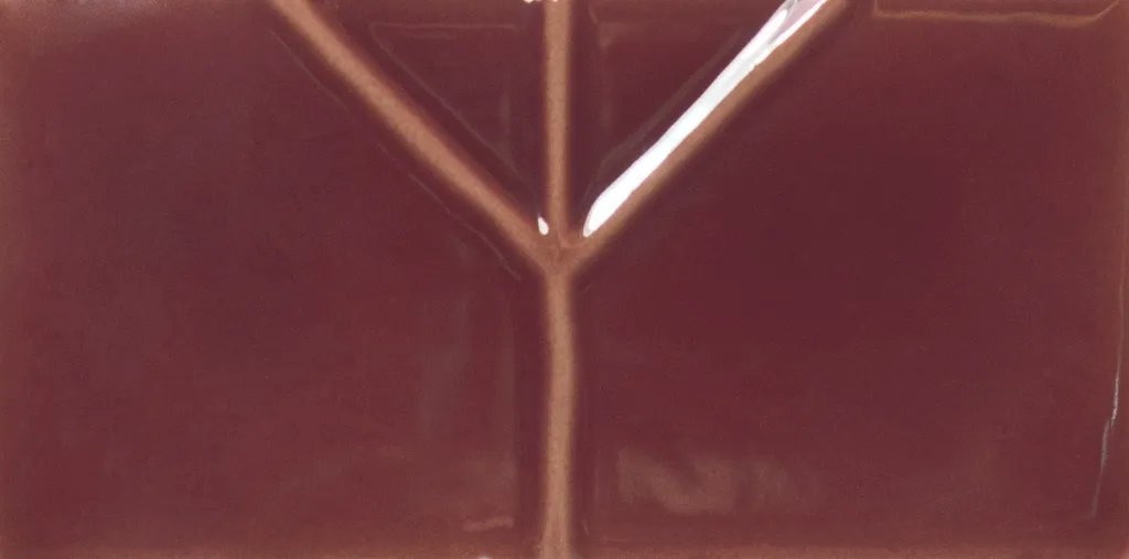 WOW026 Yoko Origami Bordo Gloss 62x125 - Swatch 1.webp