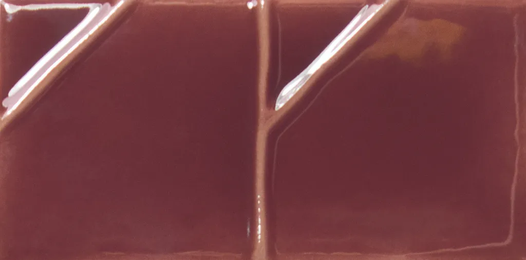 WOW026 Yoko Origami Bordo Gloss 62x125 - Swatch 3.webp