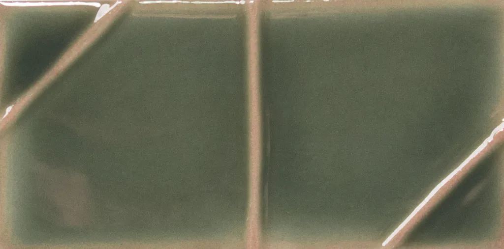 WOW025 Yoko Origami Moss Gloss 62x125 - Swatch 4.webp