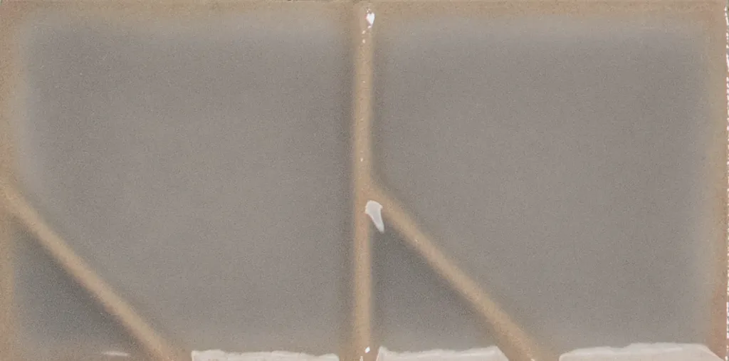 WOW024 Yoko Origami Pewter Gloss 62x125 - swatch 8.webp