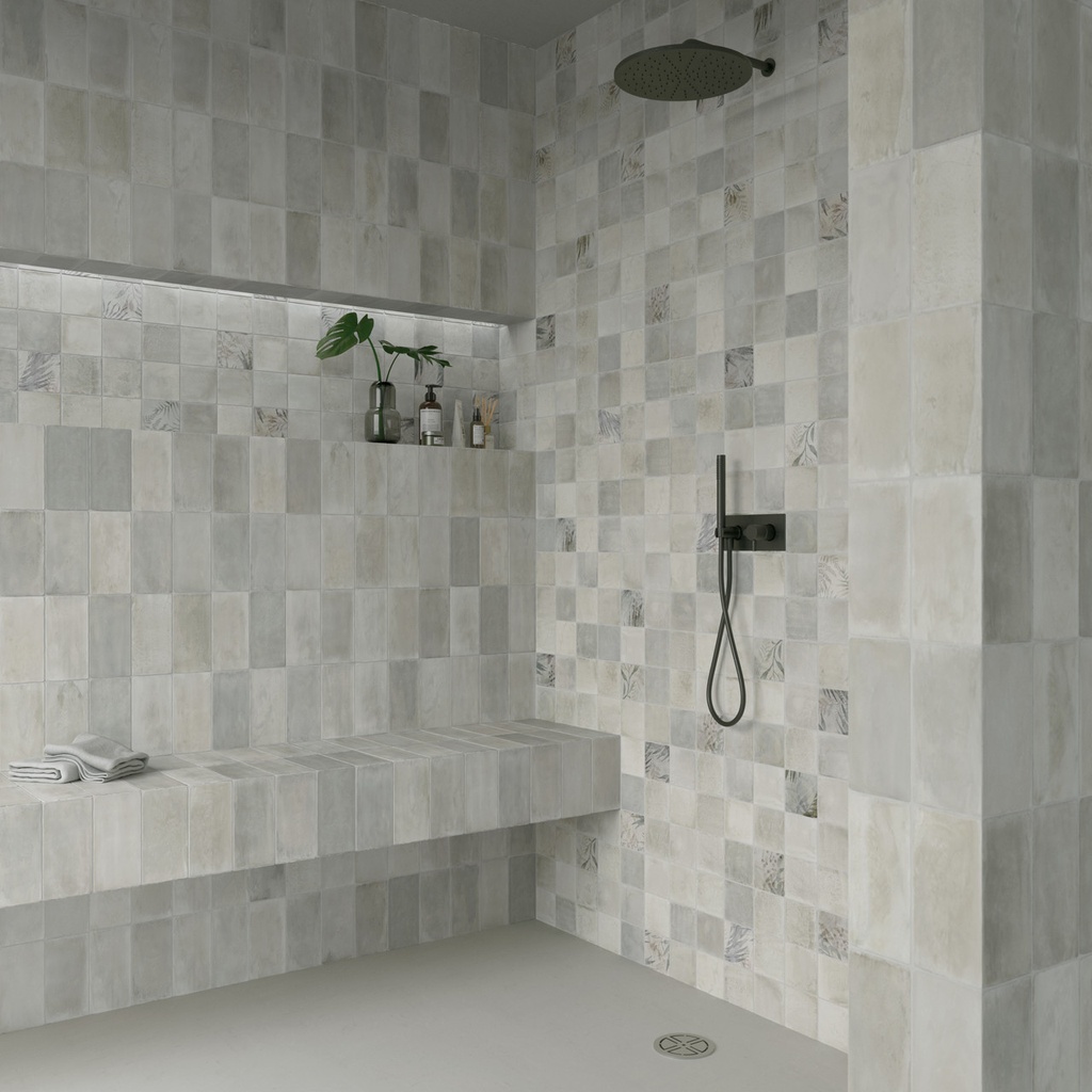 WOW017 Aqua Grey Gecko 11x11 - Bathroom 1.jpg