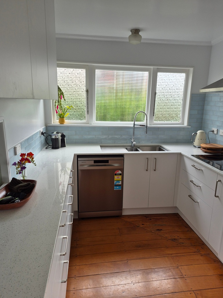 MT1683 Village Cloud Gloss 6.5x20 - Kitchen 3.jpg