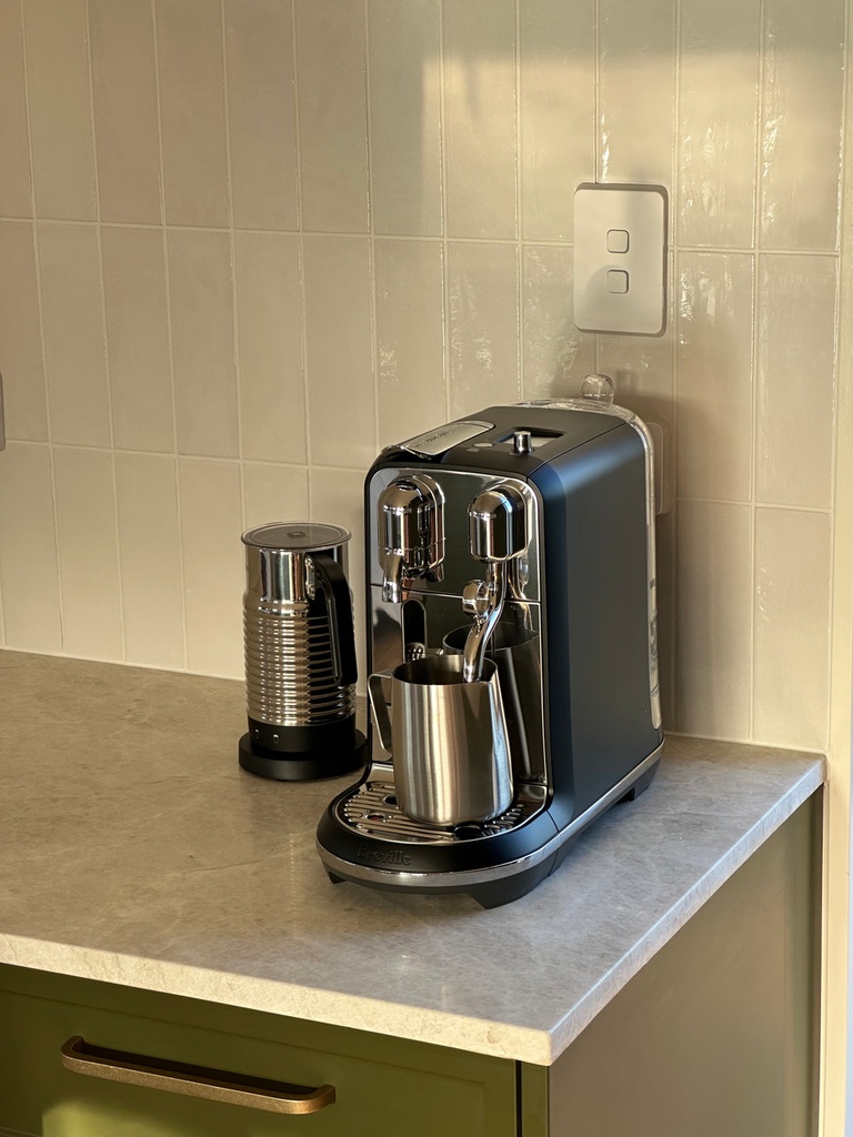 MT1678 Village White Gloss 6.5x20 - Kitchen 3.jpg