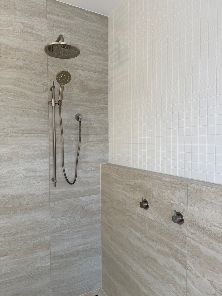 POR273 Aeterna Avorio Matt 60x120 - Bathroom 3.jpg