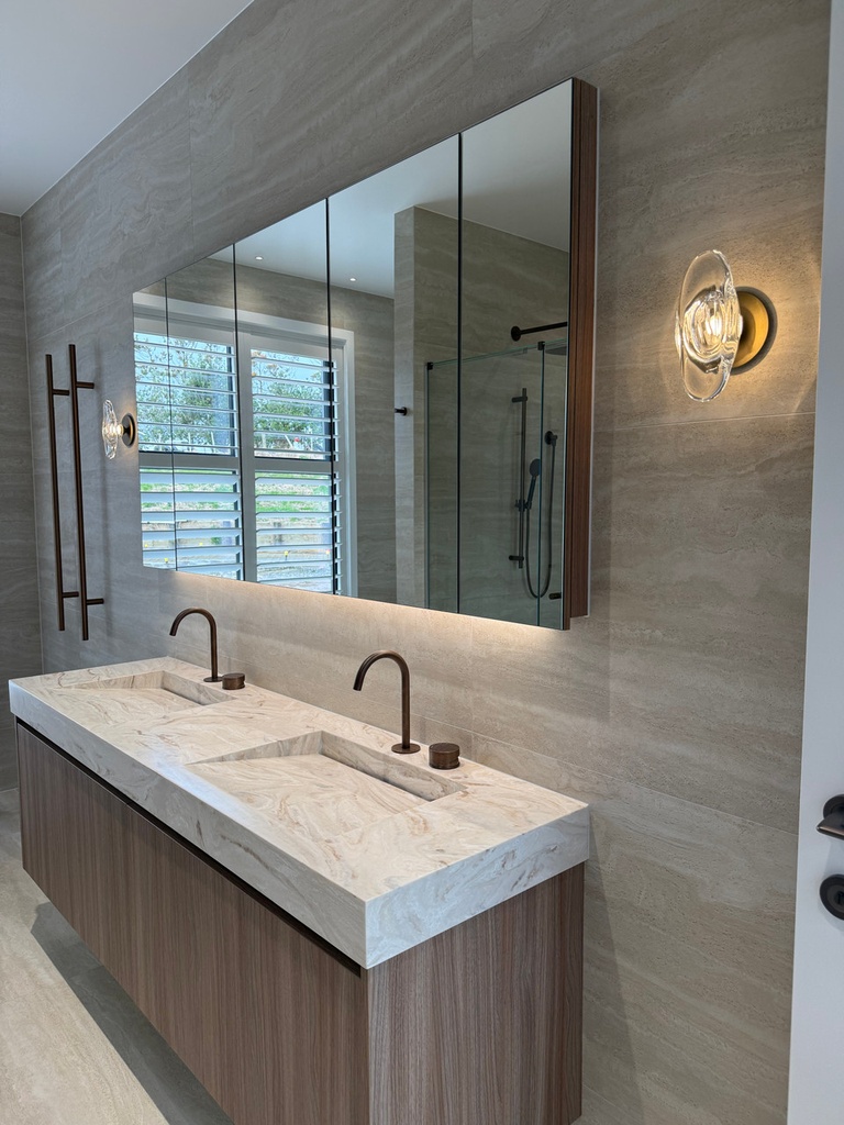 POR273 Aeterna Avorio Matt 60x120 - Bathhroom 2.jpg
