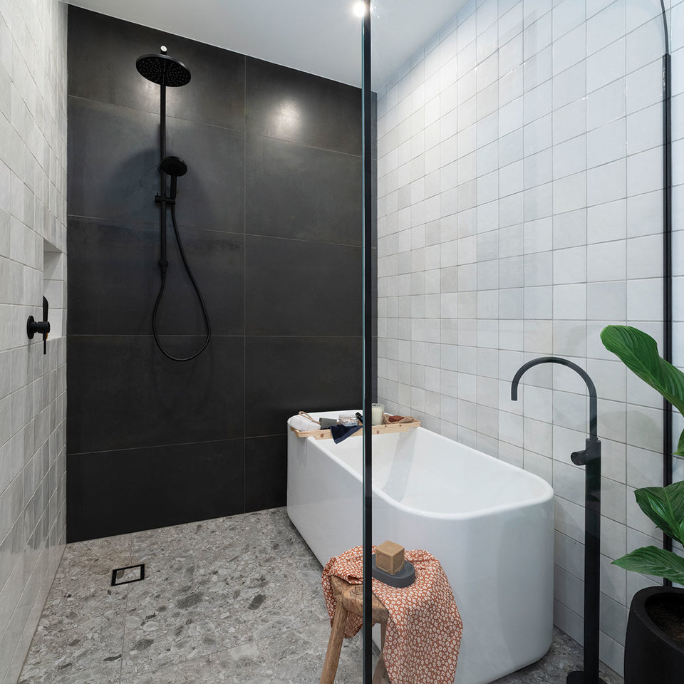 ITA253 bathroom5__Metaline Iron Matt 60x120.jpg