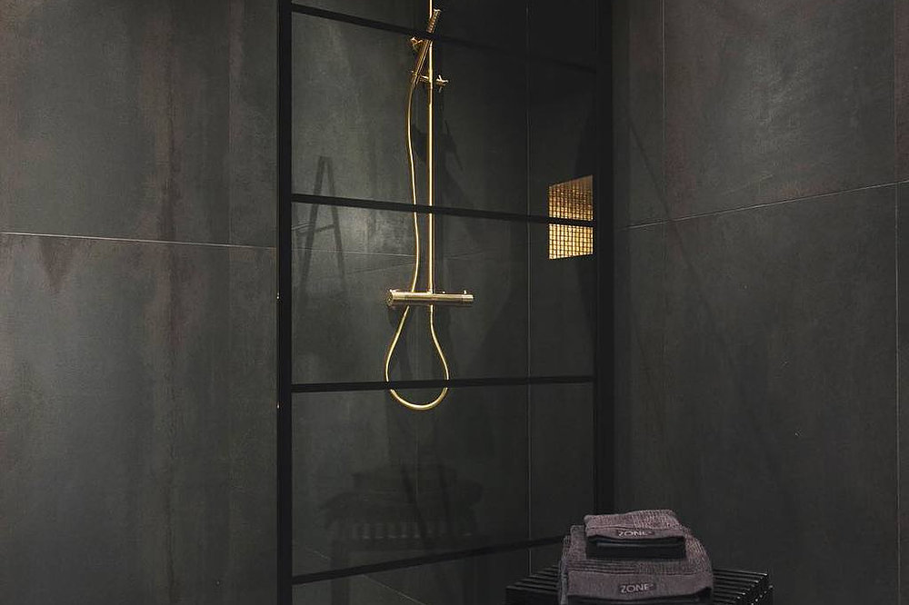 ITA255 Metaline Iron Matt Shower.jpg