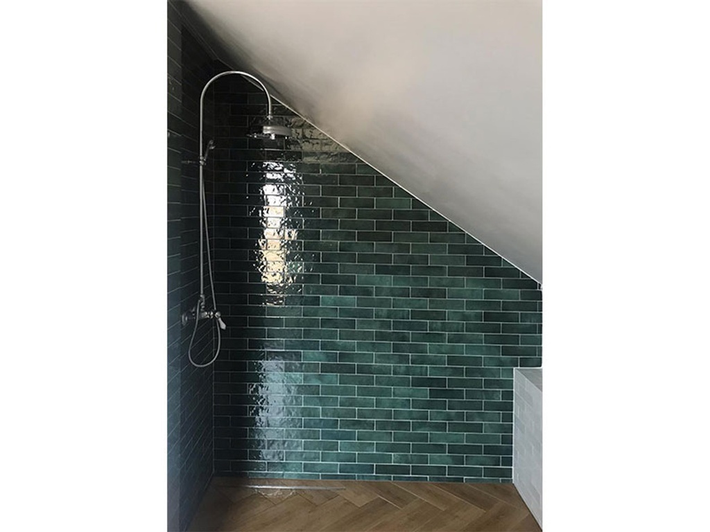 EQU057 Artisan Moss Green Gloss 6.5x20. bathroom 4.jpg