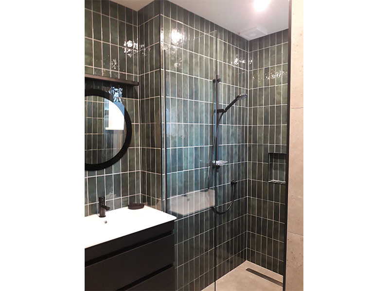 EQU057 Artisan Moss Green Gloss 6.5x20.jpg - Bathroom 2.jpg