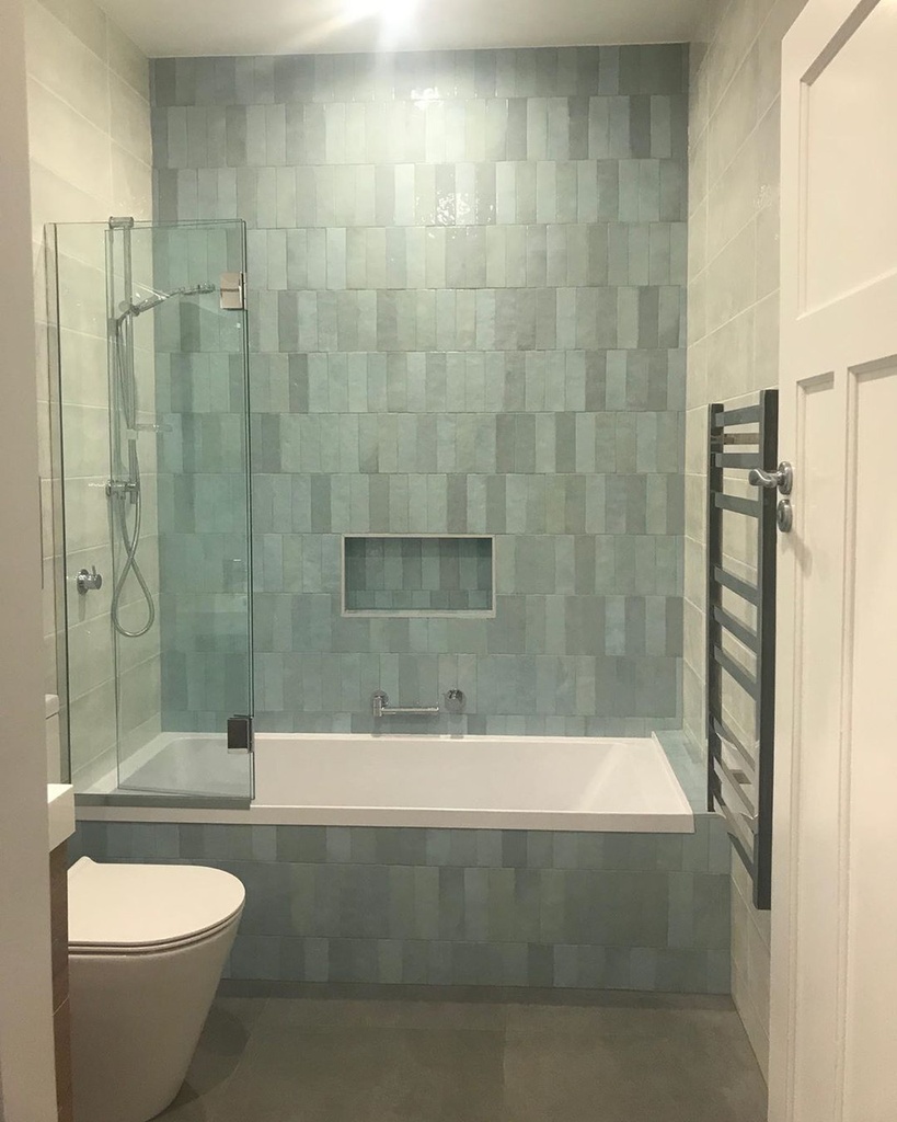 EQU054 Artisan Aqua Gloss 6.5x20 - Bathroom 4.jpg