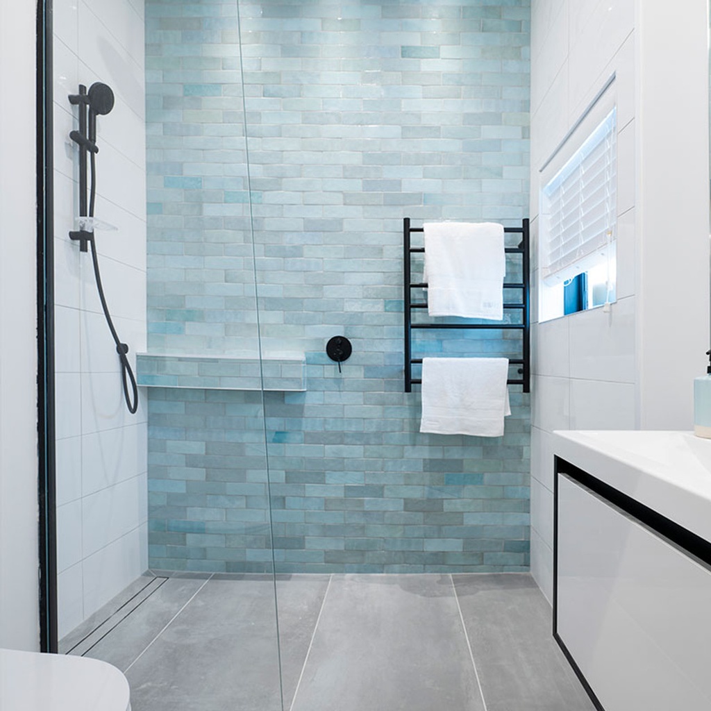 EQU054 Artisan Aqua Gloss 6.5x20 - Bathroom 3.jpg