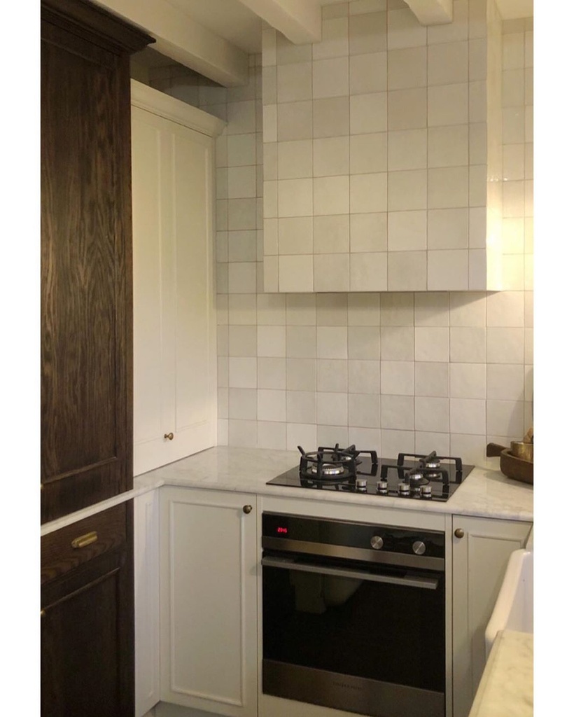 EQU065 Artisan White Gloss Kitchen 3.jpg
