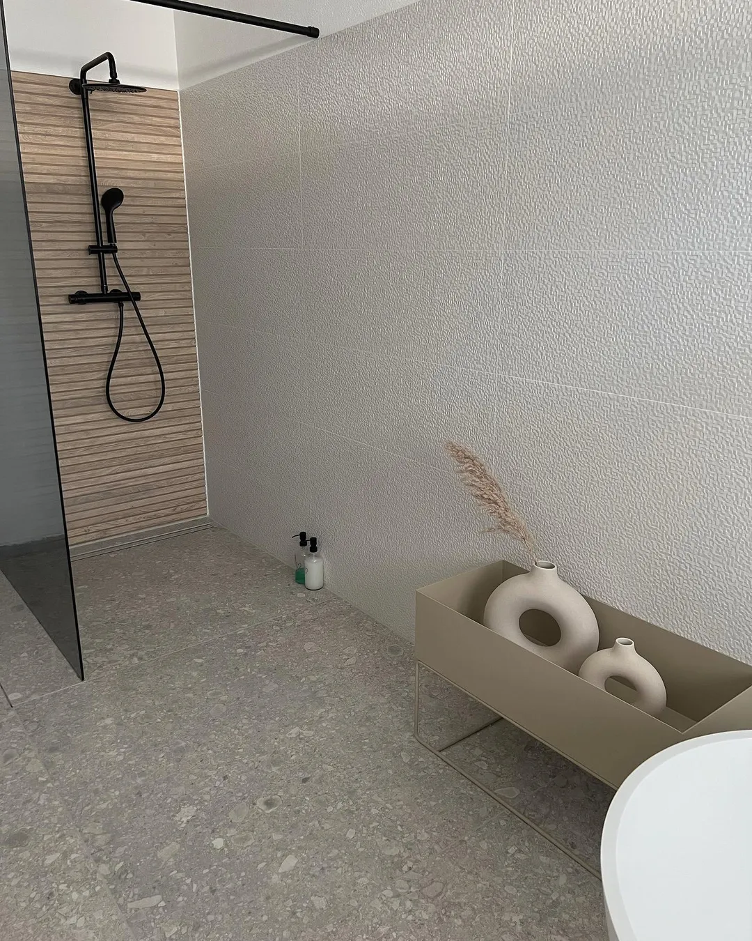 100295114 CUBICA BLANCO 333X1000 - Bathroom 4.webp