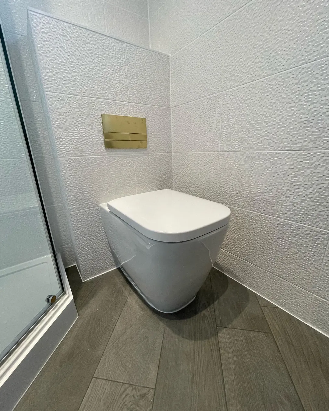 100295114 CUBICA BLANCO 333X1000 - Bathroom 3.webp