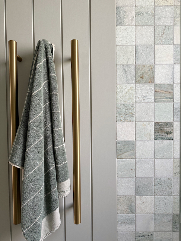 BALI_TUMBLED_SQUARES_(304X304MM) - Bathroom 3.jpg