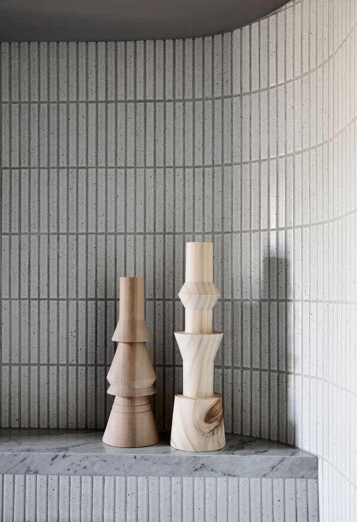 ACA024 Kayoborder White Matt Finger Mosaic 19x144 - Living 3.jpg