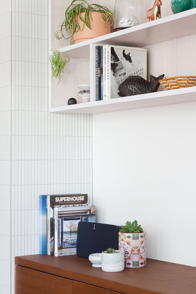 ACA024 Kayoborder White Matt Finger Mosaic 19x144 - Living 1.jpg