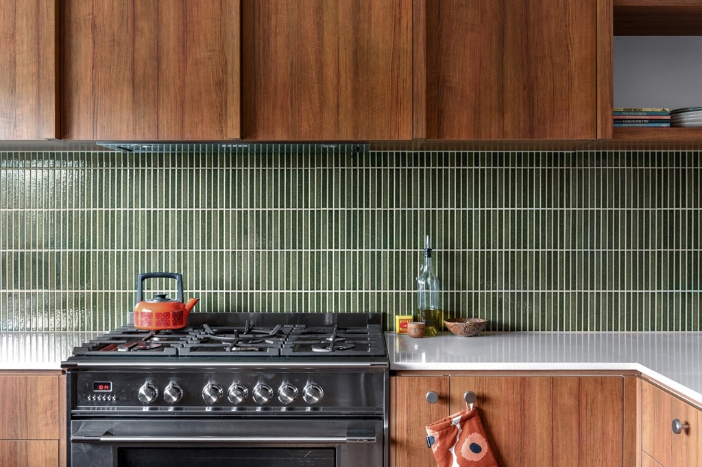 ACA026 Kayoborder Olive Gloss Finger Mosaic 19x144 - Kitchen 2.jpg