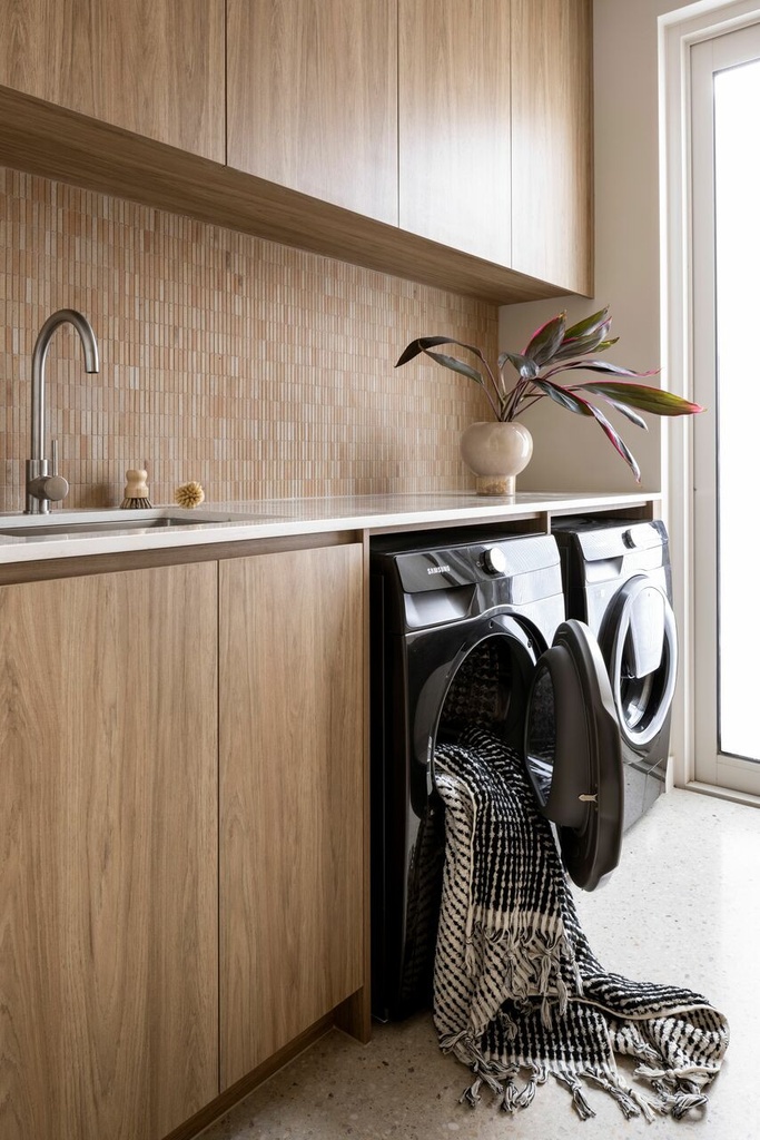 ACA037 Kreuz Terracotta Matt Finger Mosaic 10x48mm - Laundry 2.jpg