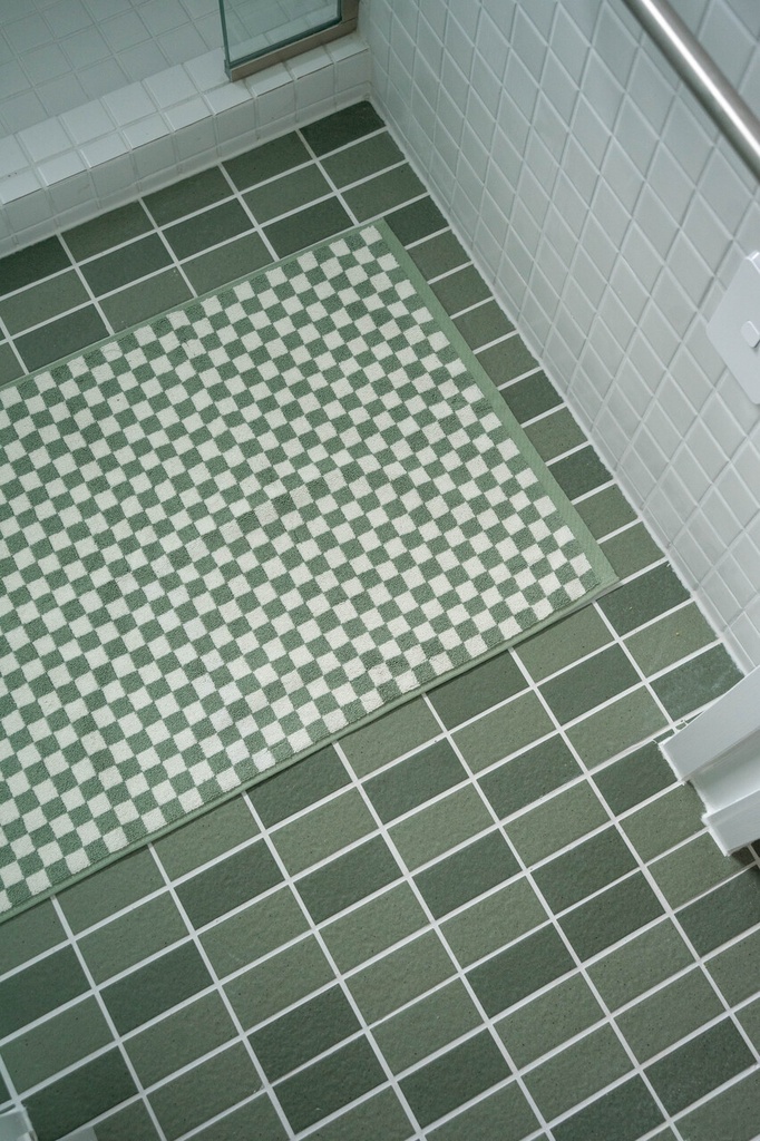 ACA039 Pasture Green Matt Mosaic 45x95mm - Floor 2.jpg