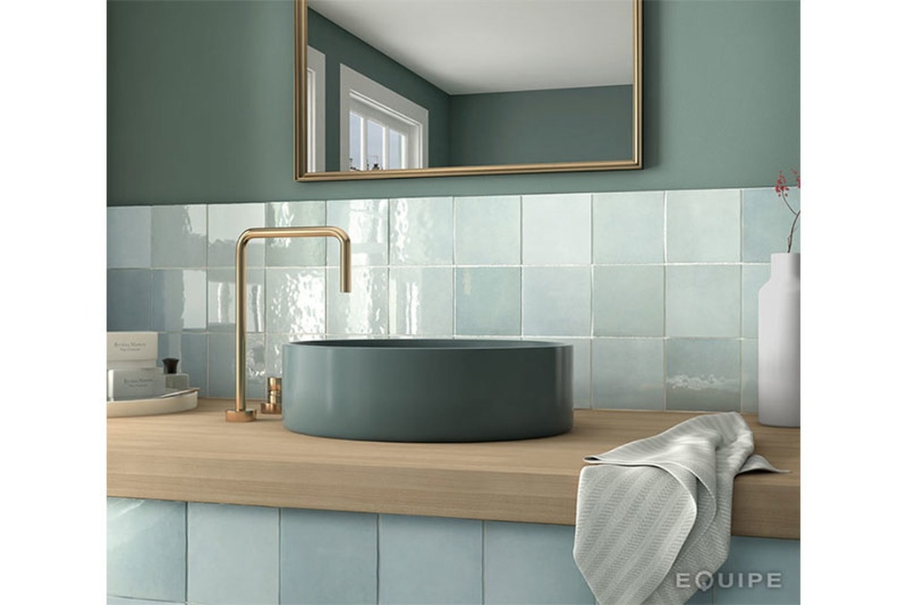 Artisan Aqua Gloss 13.2 (132x132MM)